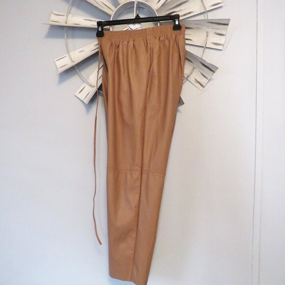 Deluc Fleetwood Nougat‎ Faux Leather Crop Pants - Picture 3 of 12